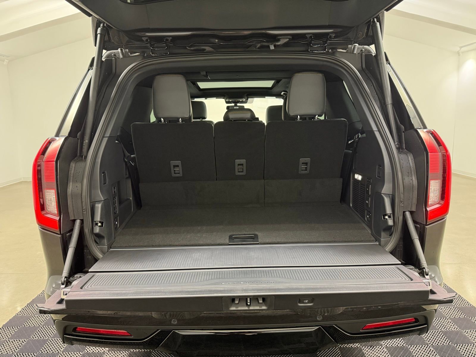 New 2025 Ford Expedition Tremor image 10