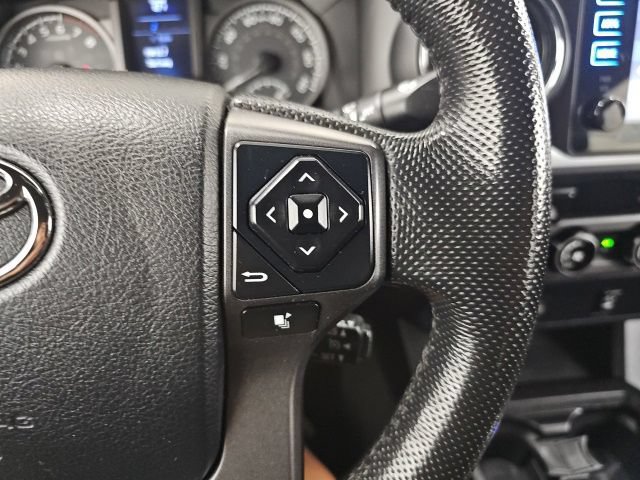 Used 2016 Toyota Tacoma TRD Sport w/ Towing Package AWD/4WD image 20