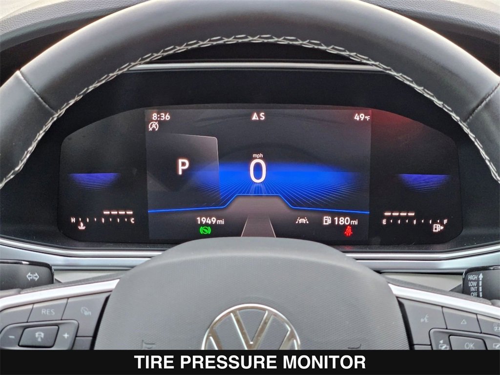 Used 2025 Volkswagen Taos SE image 27