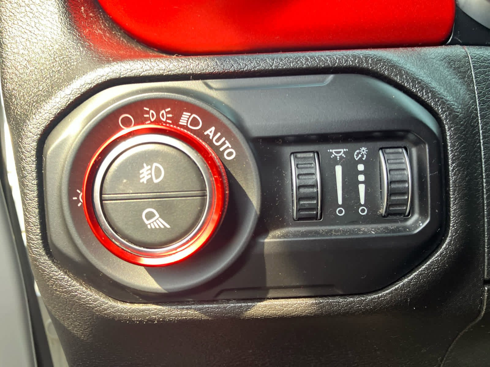 Used 2020 Jeep Gladiator Rubicon w/ Auxiliary Switch Group image 14