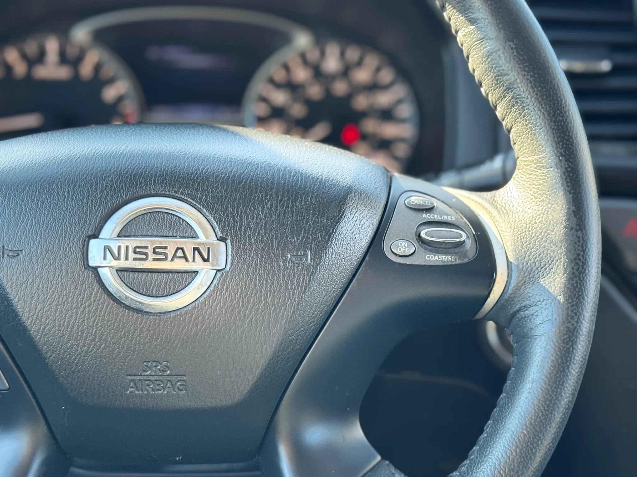 Used 2017 Nissan Pathfinder SV image 16