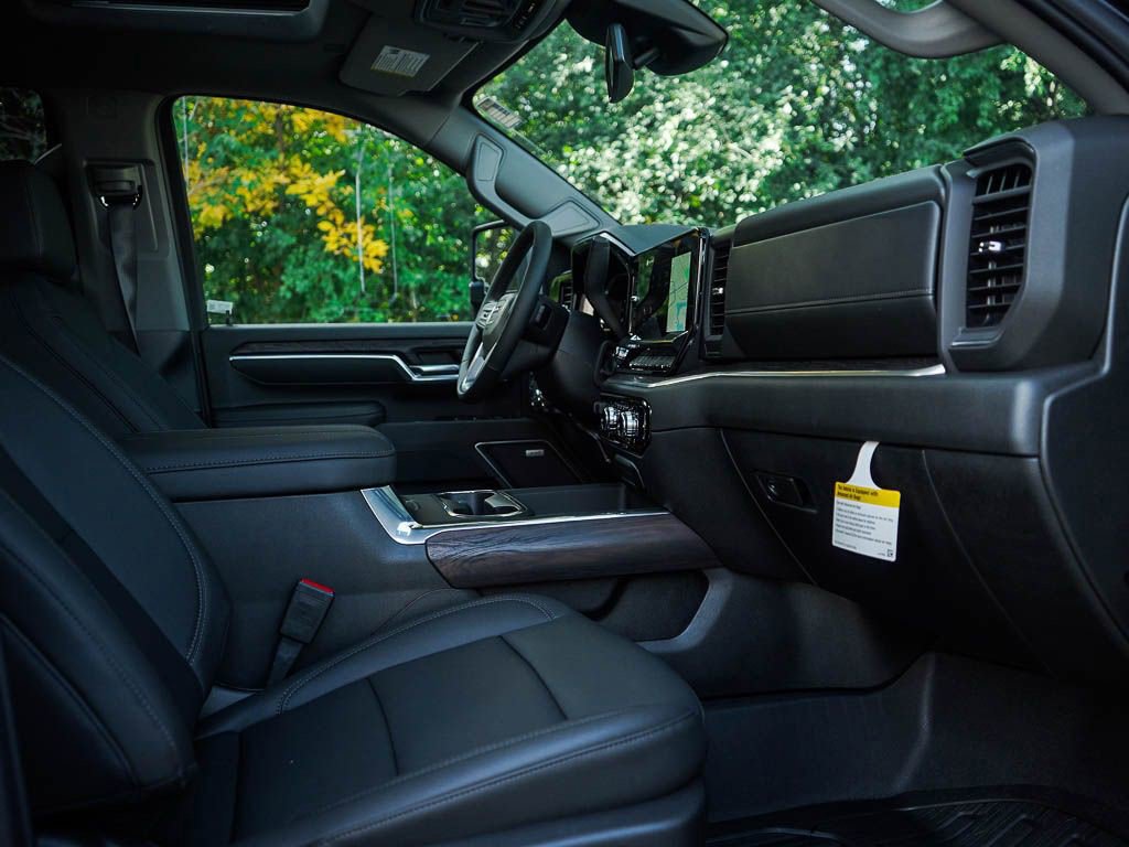 New 2026 GMC Sierra 3500 SLT w/ SLT Premium Package image 9