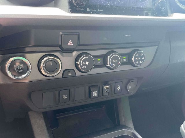 Used 2019 Toyota Tacoma TRD Sport AWD/4WD image 31