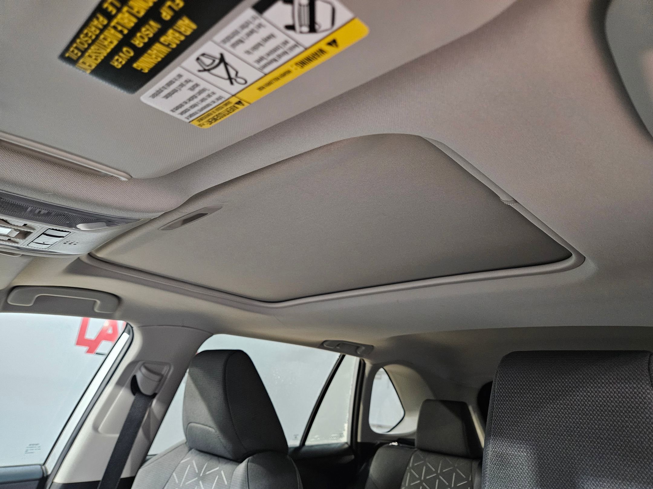 Used 2020 Toyota RAV4 XLE w/ Convenience Package image 25