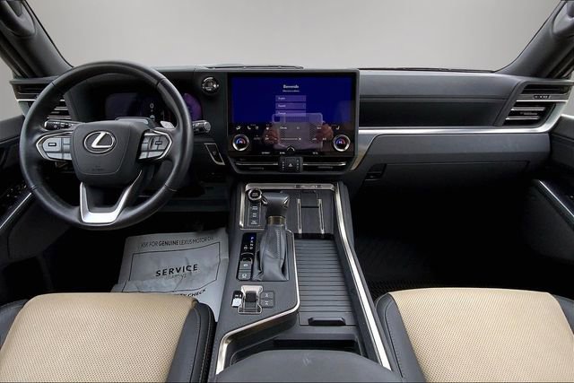 Used 2024 Lexus GX 550 image 12