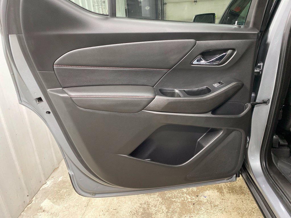 Used 2023 Chevrolet Traverse RS w/ LPO, Floor Liner Package AWD/4WD image 23