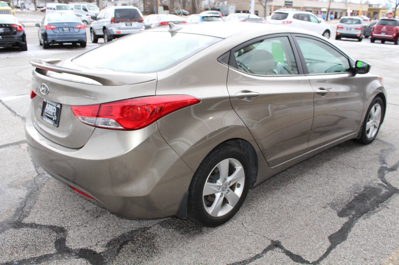 Used 2013 Hyundai Elantra GLS w/ Preferred Pkg image 9