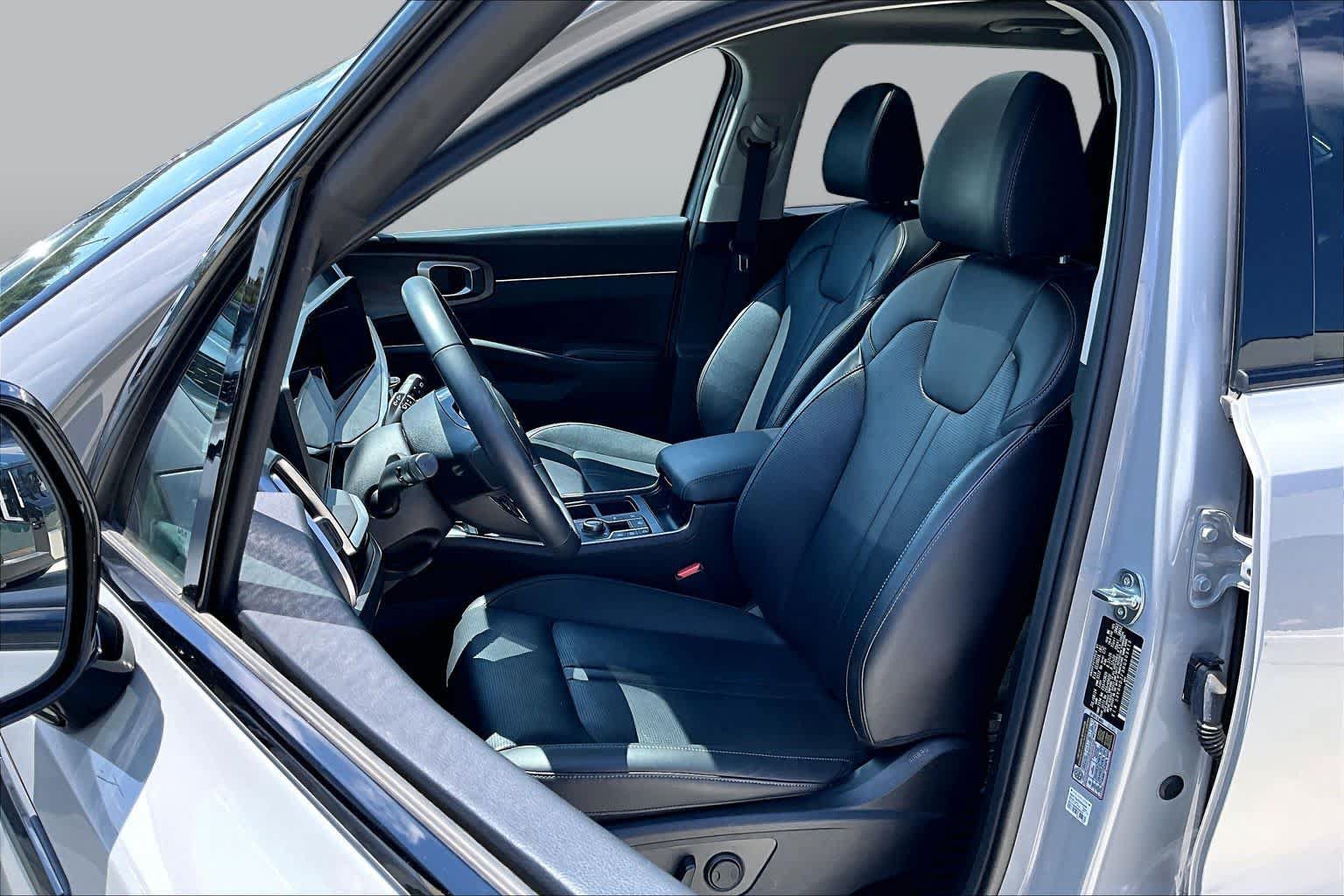 Certified 2024 Kia Sorento X-Line EX AWD/4WD image 8
