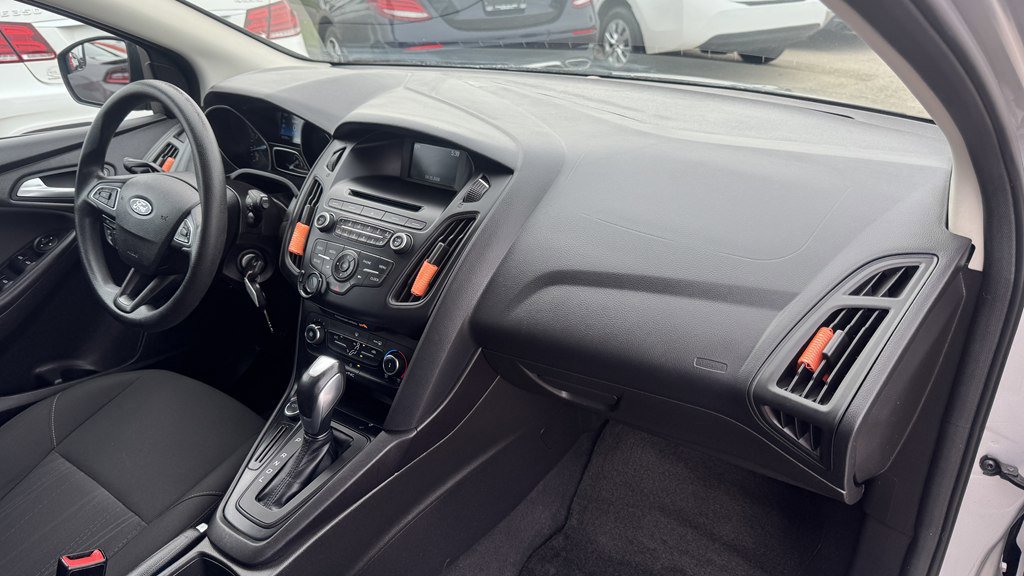 Used 2015 Ford Focus SE FWD image 26
