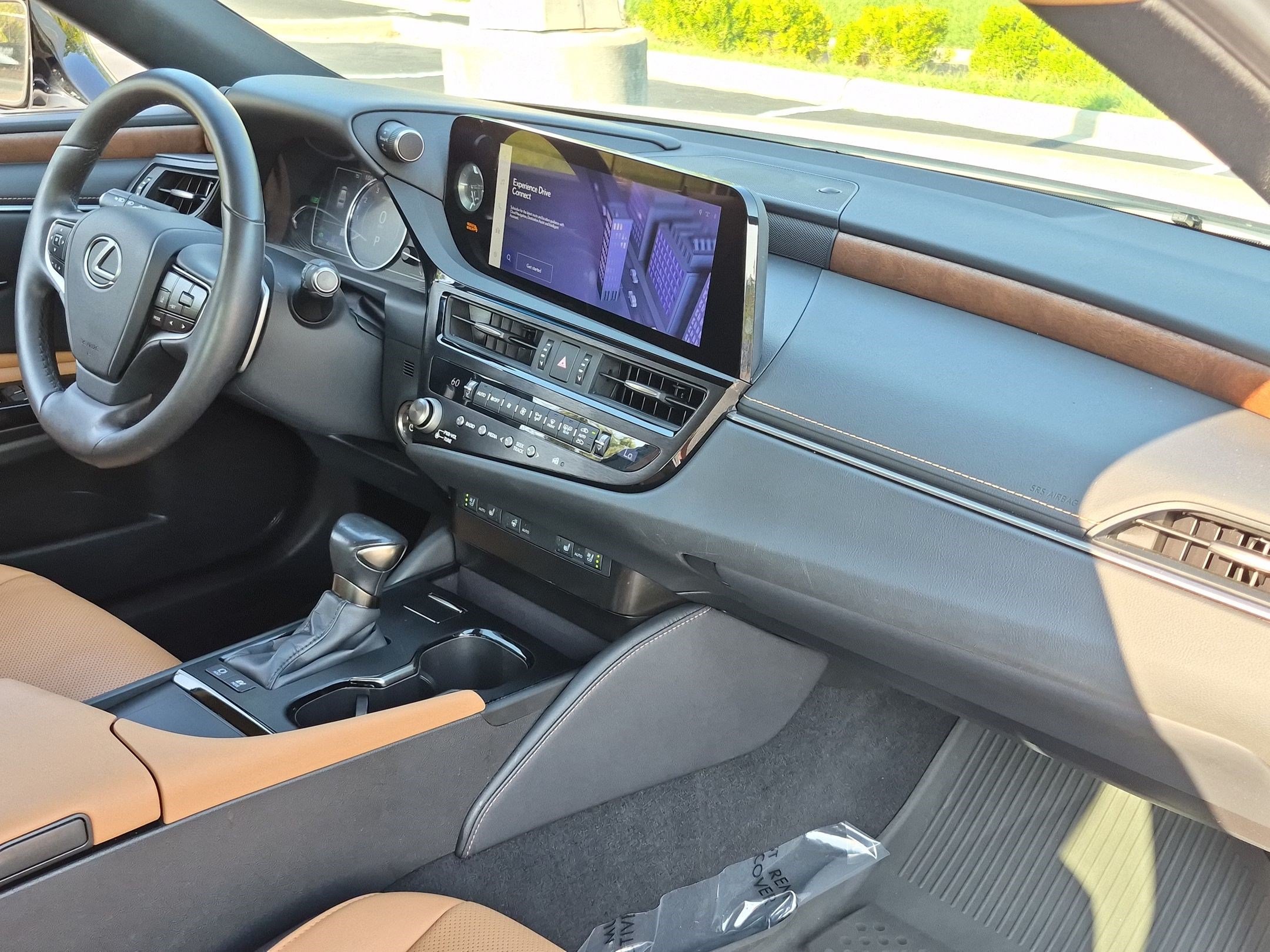 Used 2023 Lexus ES 300h w/ Premium Package FWD image 32