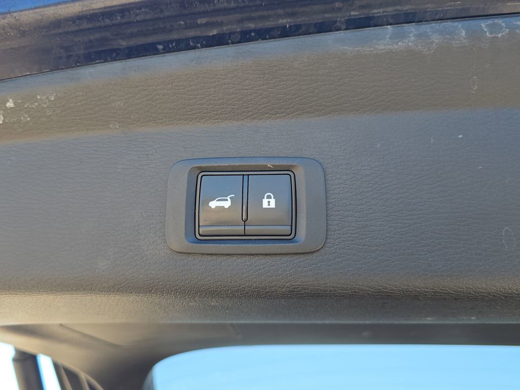 Used 2024 Mitsubishi Outlander SE image 11