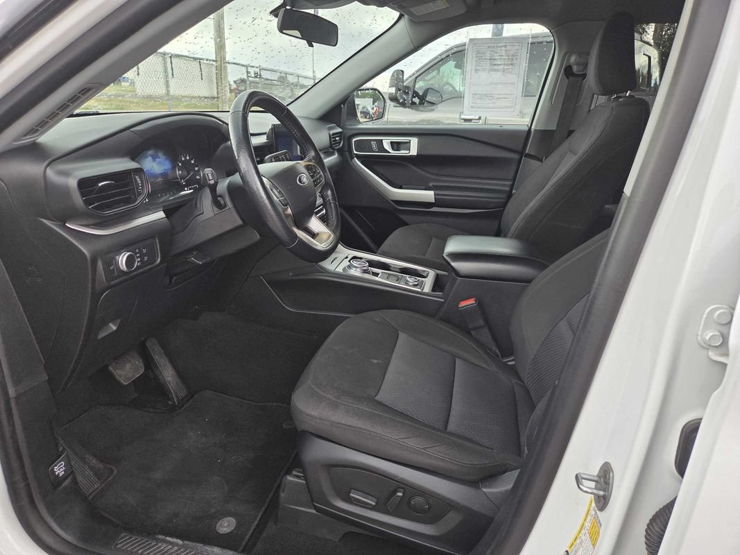 Used 2022 Ford Explorer XLT AWD/4WD image 9