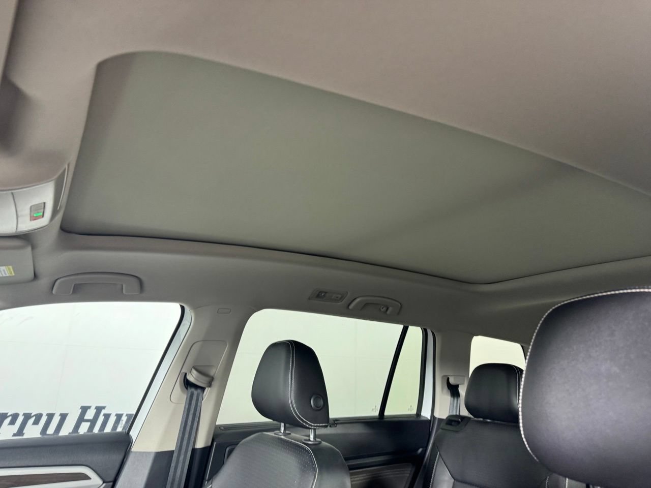 Used 2023 Volkswagen Atlas SE w/ Panoramic Sunroof Package FWD image 12