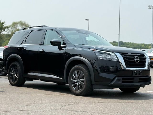 Used 2022 Nissan Pathfinder SV image 39
