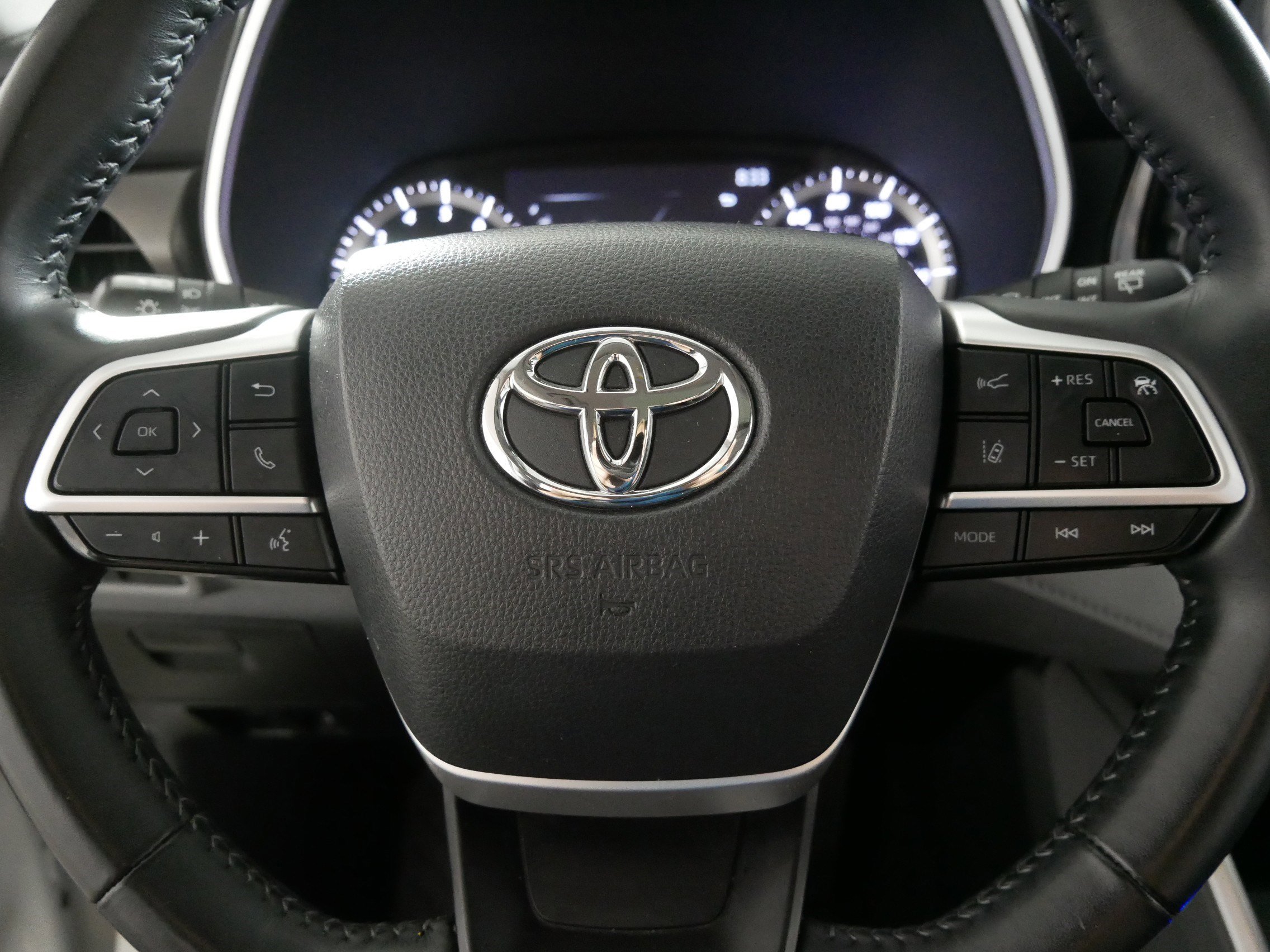 Used 2022 Toyota Highlander XLE image 25