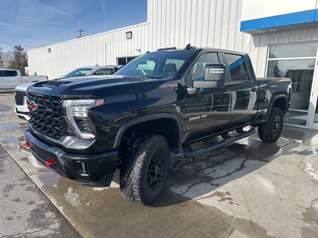 Used 2024 Chevrolet Silverado 2500 ZR2 image 3