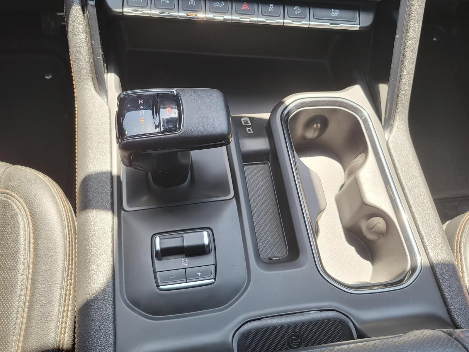 Used 2022 GMC Sierra 1500 AT4 w/ AT4 Premium Package AWD/4WD image 25