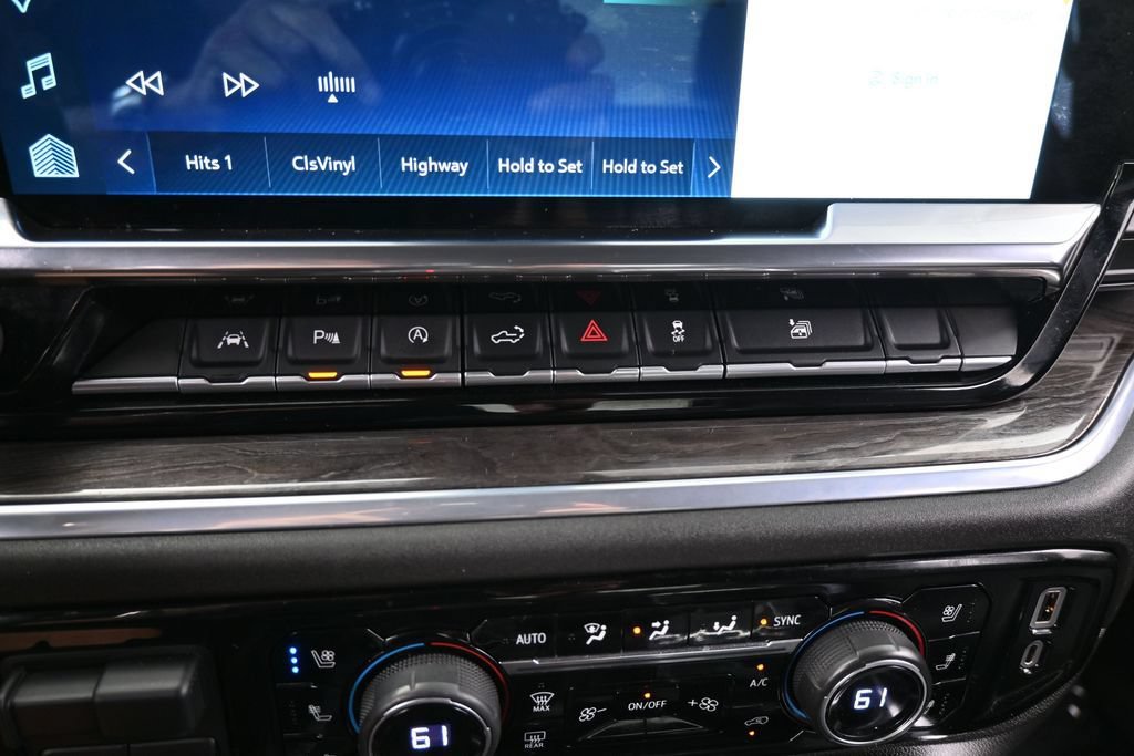 Used 2022 Chevrolet Silverado 1500 LTZ RWD image 31