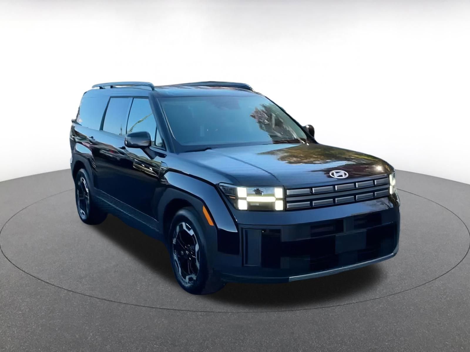 Used 2025 Hyundai Santa Fe SEL image 3