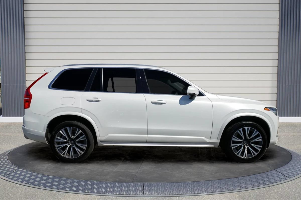 Used 2020 Volvo XC90 T6 Momentum w/ Protection Package Premier AWD/4WD image 8