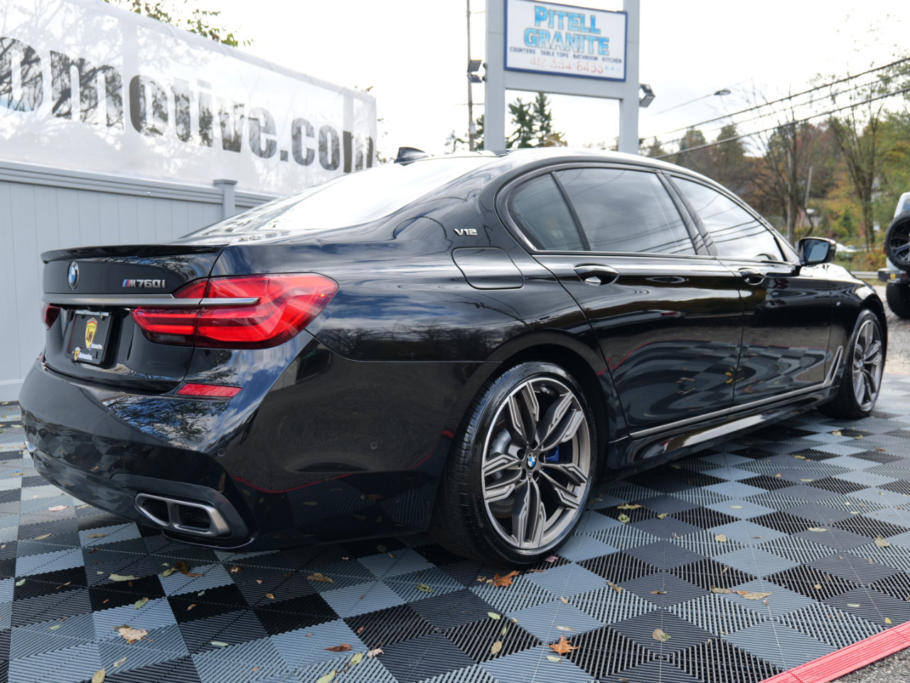 Used 2018 BMW M760i xDrive image 92