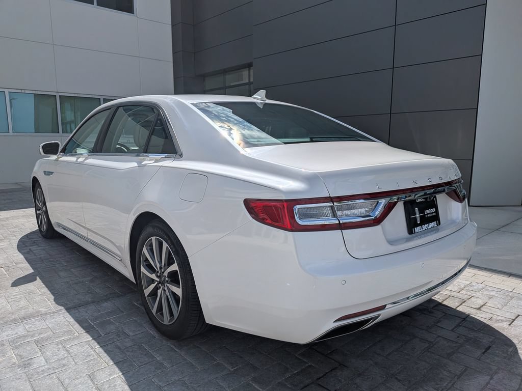 Used 2019 Lincoln Continental Premiere FWD image 4