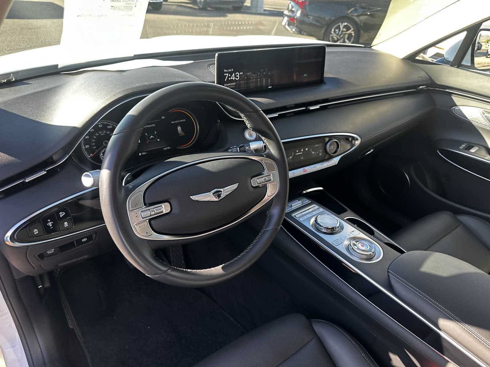 Used 2025 Genesis GV70 2.5T AWD/4WD image 18