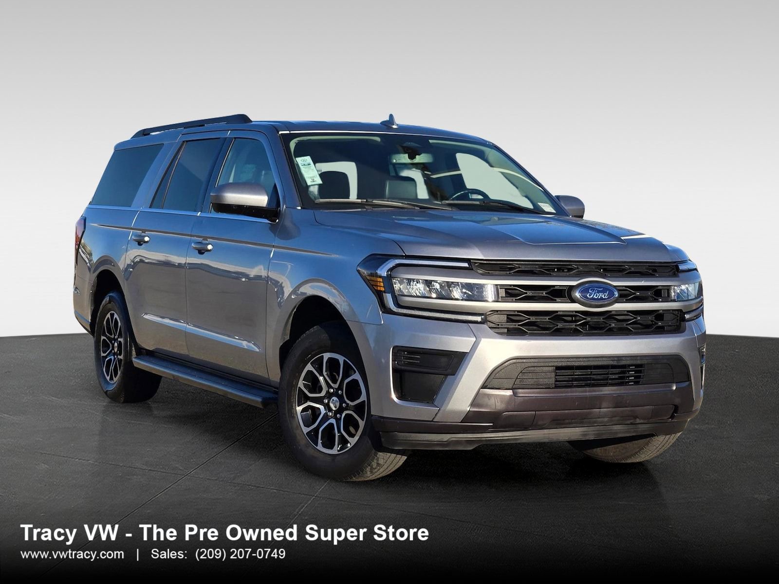 Used 2024 Ford Expedition Max XLT image 1