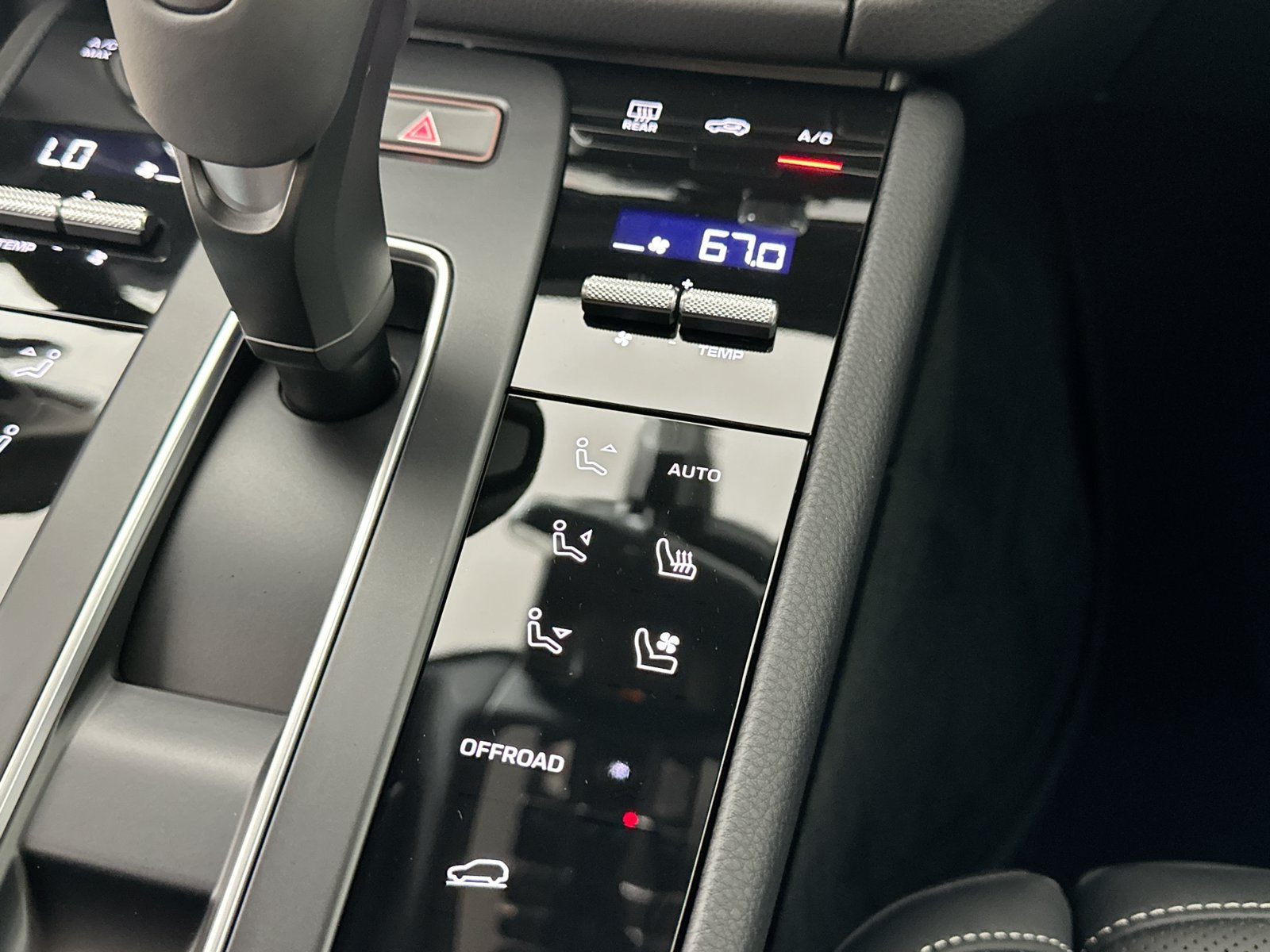 New 2026 Porsche Macan AWD/4WD image 29