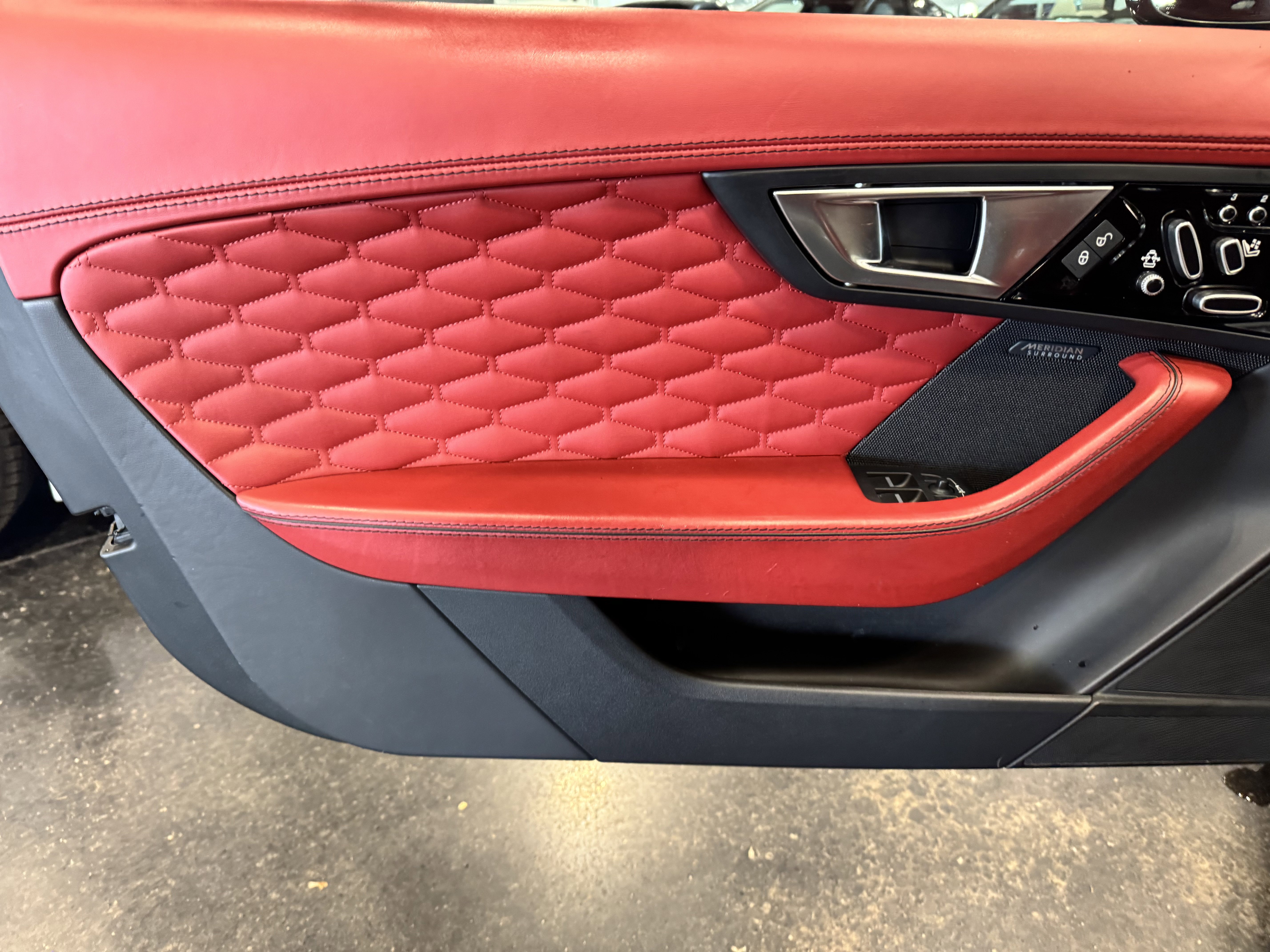 Used 2017 Jaguar F-TYPE SVR image 12