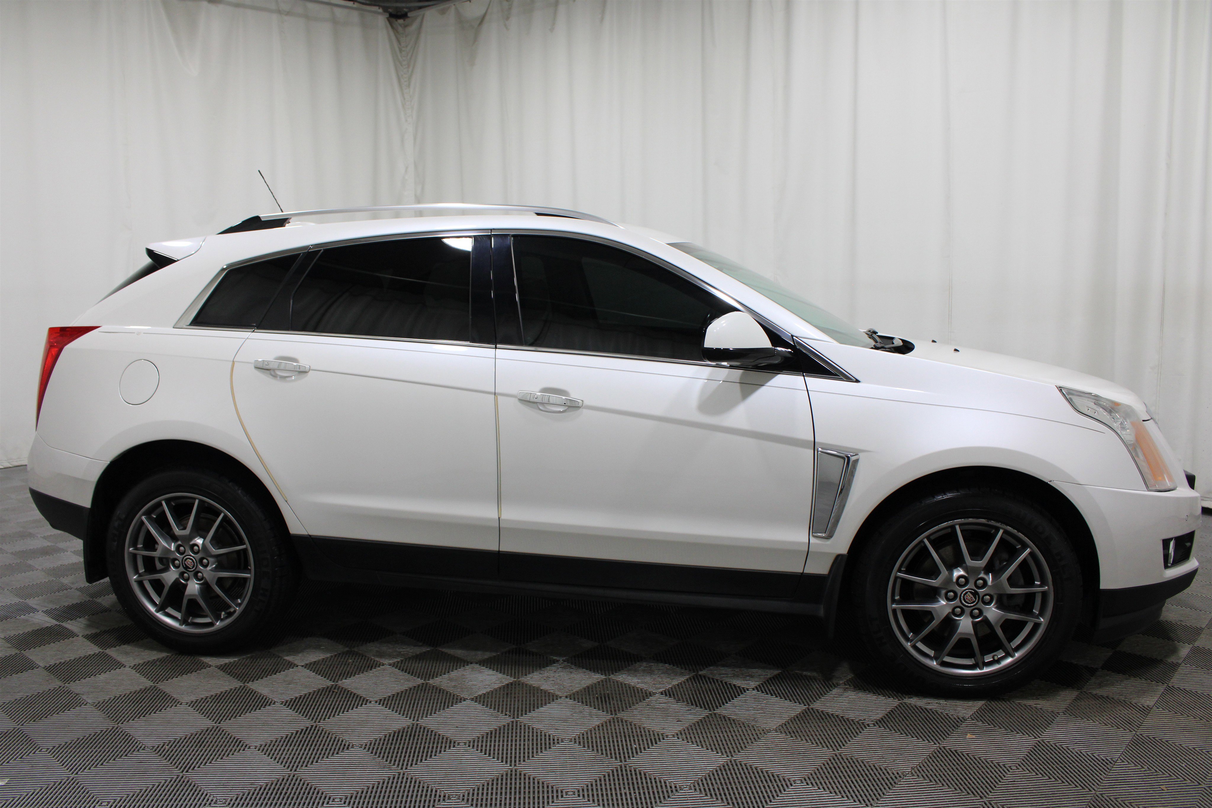 Used 2016 Cadillac SRX Premium w/ LPO, Protection Package image 29