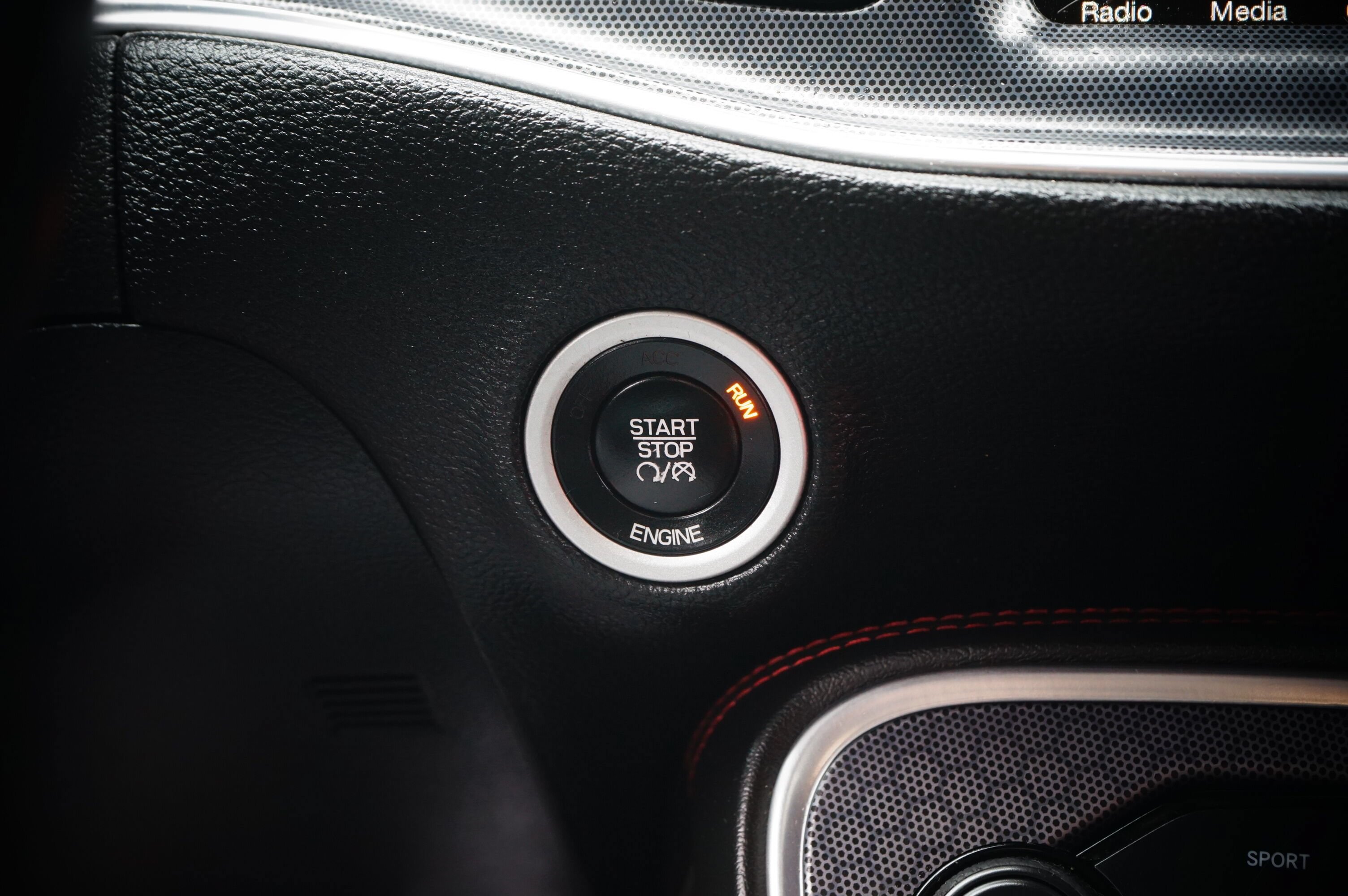 Used 2015 Dodge Challenger R/T Plus RWD image 19
