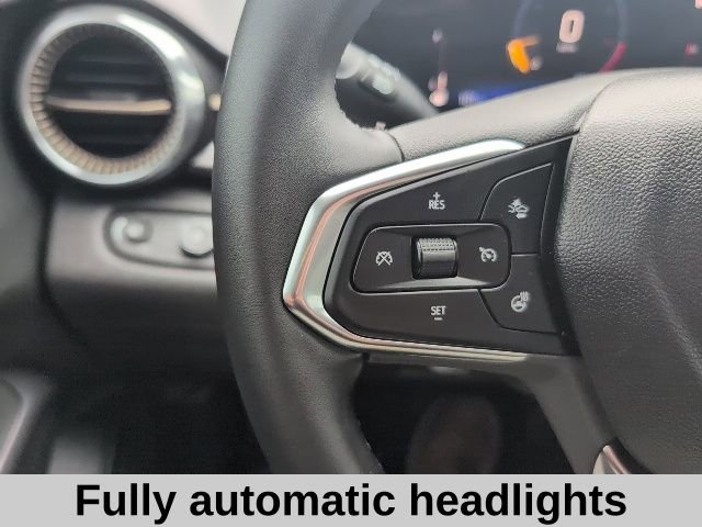 Used 2025 Chevrolet Trax ACTIV w/ Sunroof Package image 9