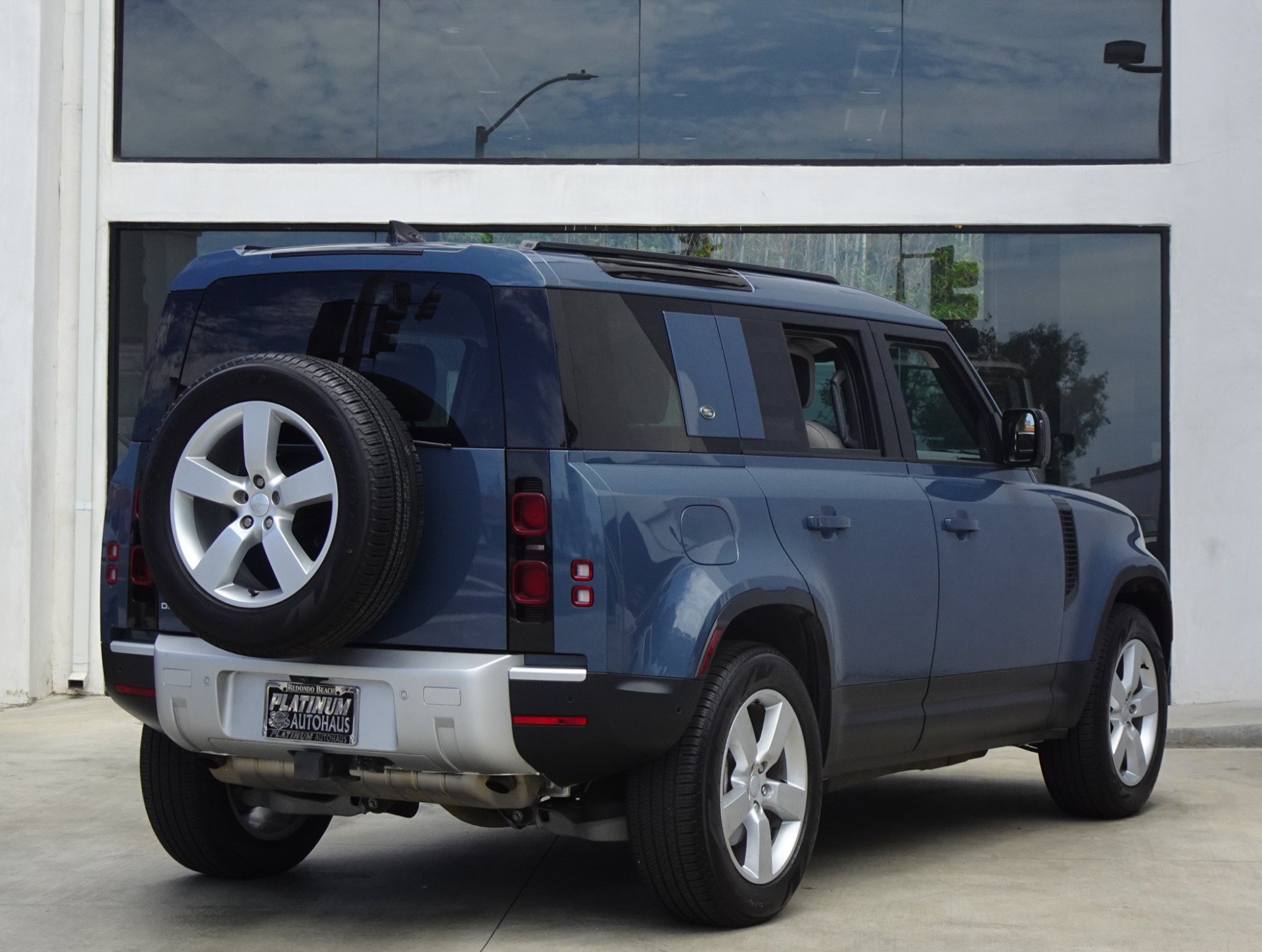 Used 2024 Land Rover Defender 110 S AWD/4WD image 7