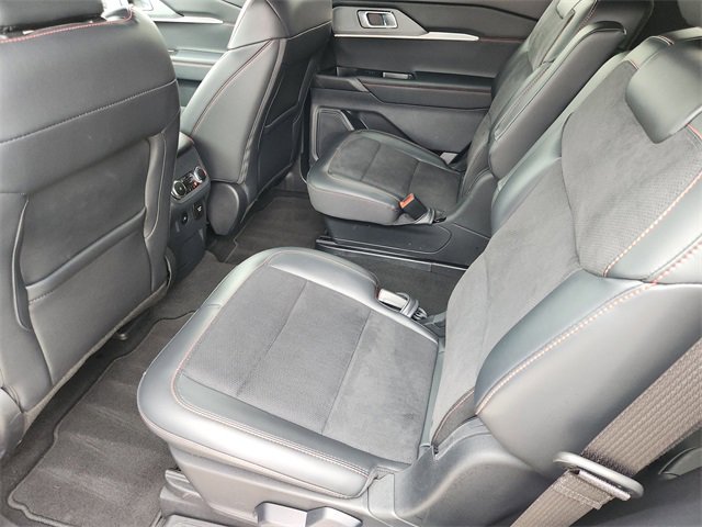 Used 2025 Ford Explorer ST RWD image 31
