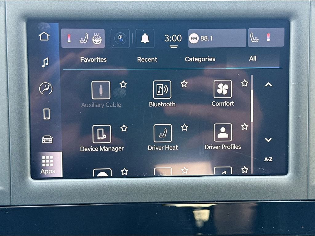 Used 2023 Chrysler Voyager LX image 13