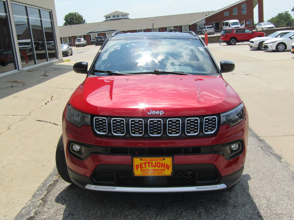 Used 2025 Jeep Compass Limited AWD/4WD image 13