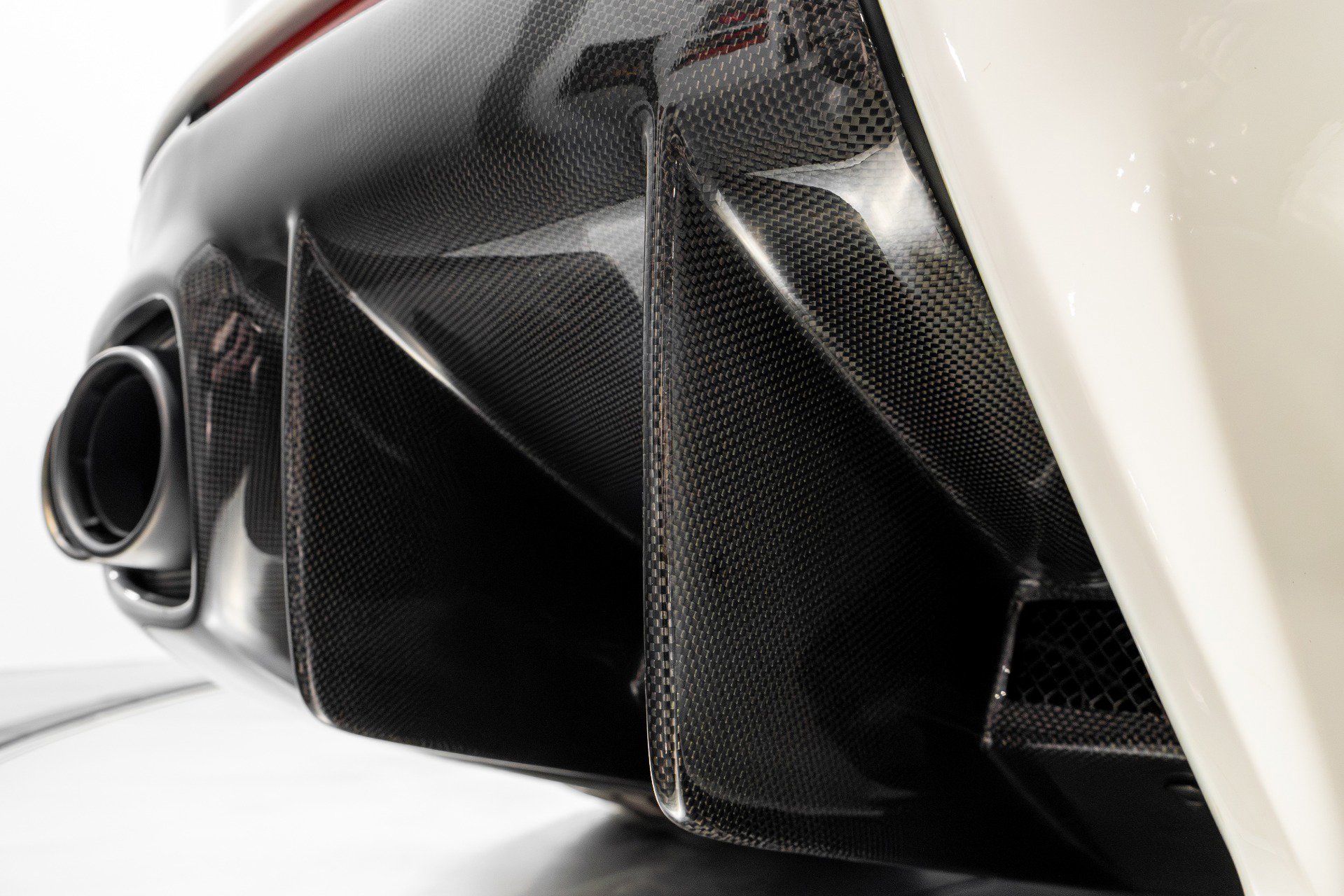 Used 2015 Ferrari F12 Berlinetta image 40