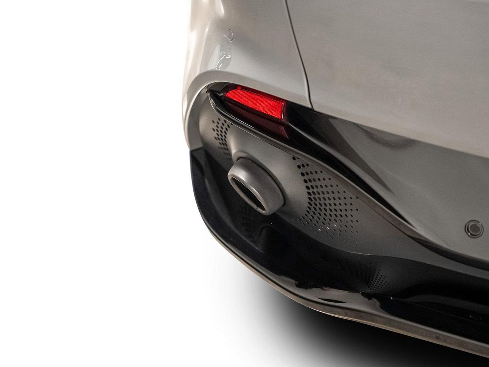 Used 2021 Aston Martin DBX image 24