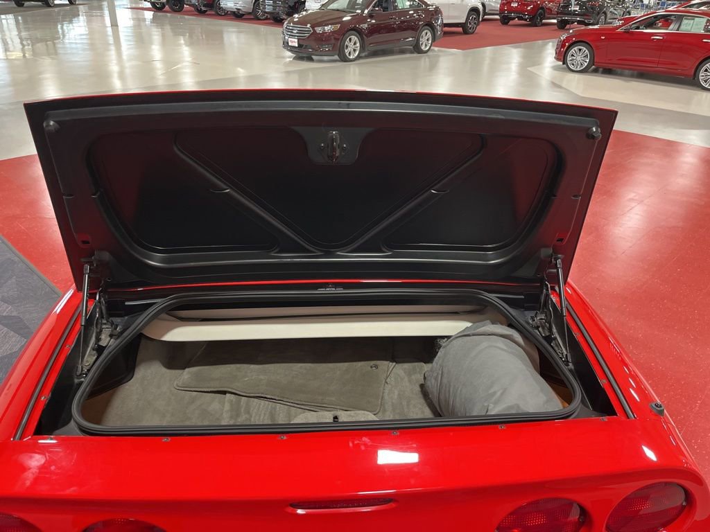 Used 1999 Chevrolet Corvette Convertible w/ Performance Handling Pkg RWD image 13