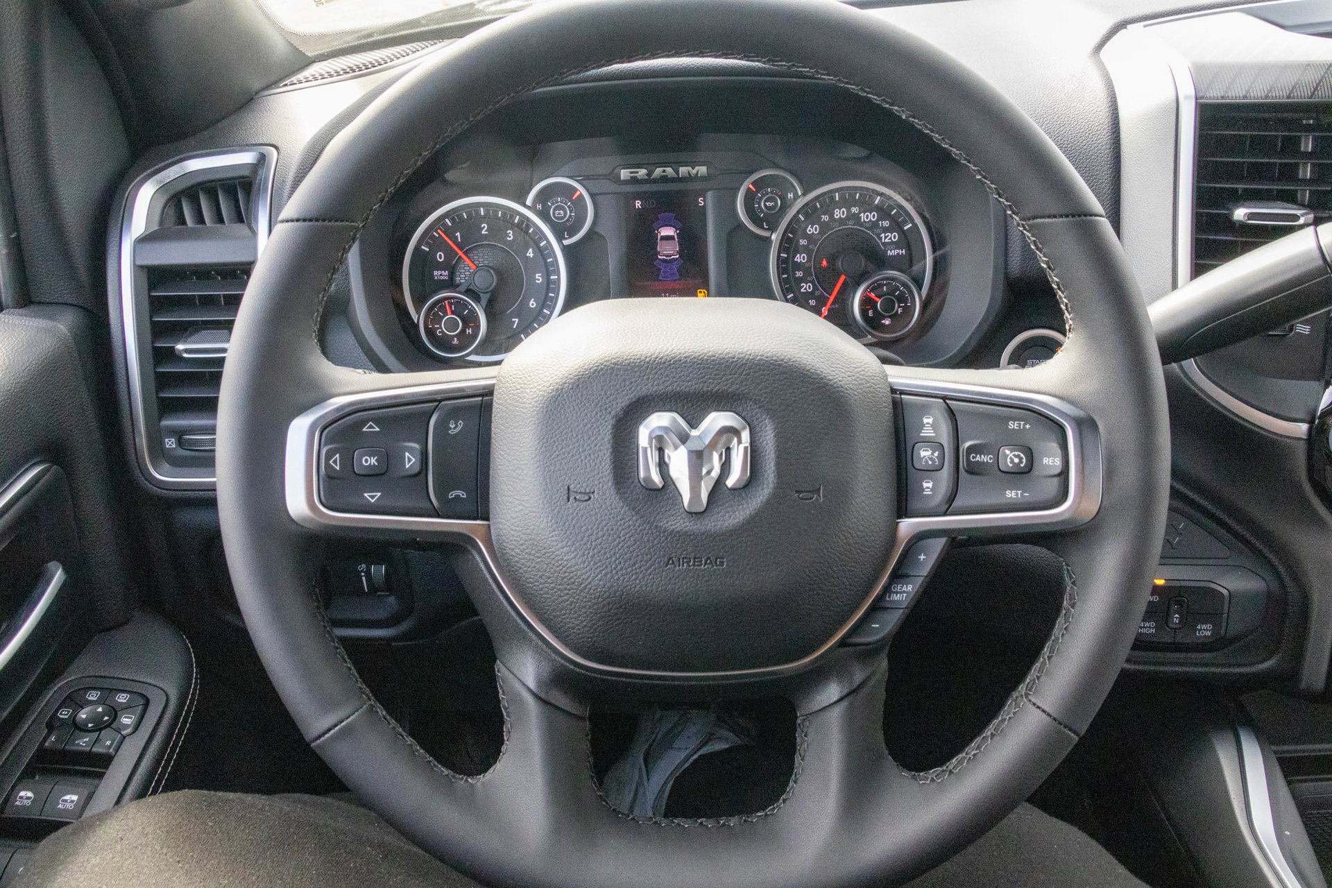 New 2027 RAM 2500 Big Horn AWD/4WD image 32
