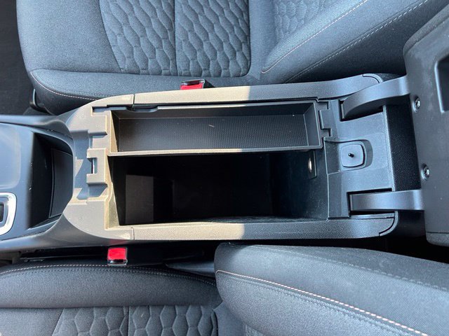 Used 2018 Chevrolet Equinox LT FWD image 16