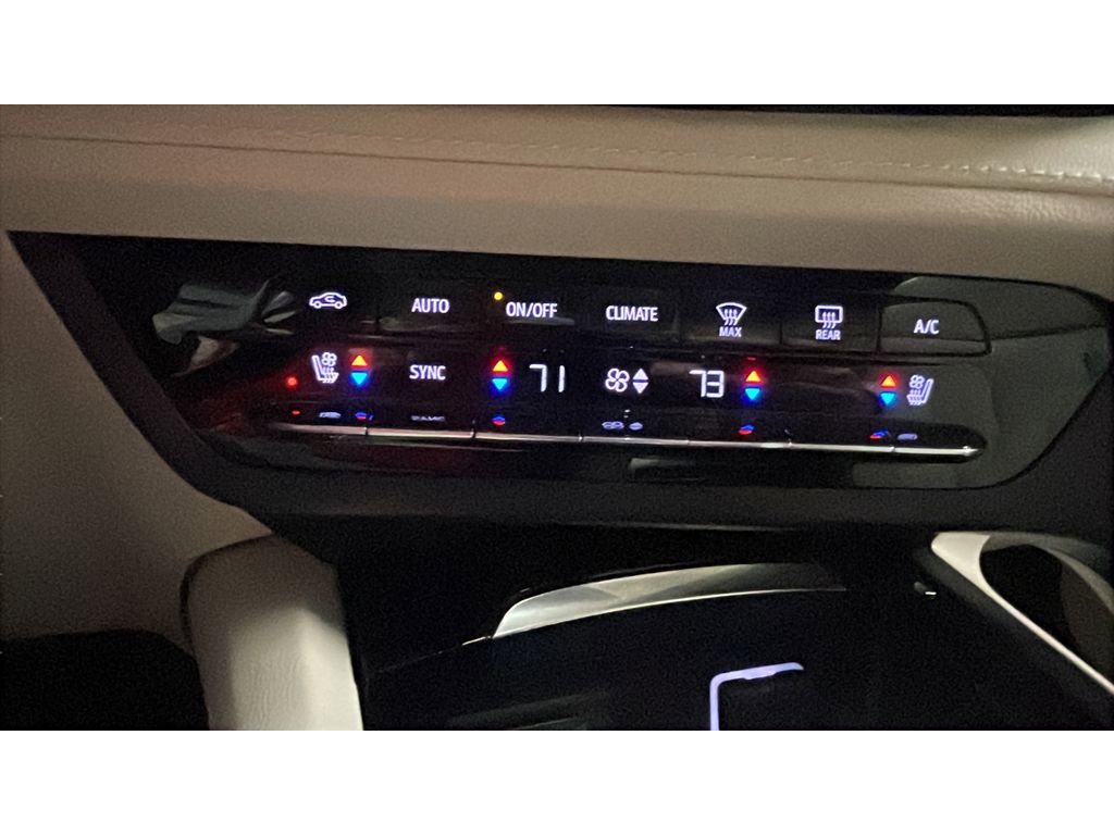 Used 2023 Buick Envision Avenir image 13