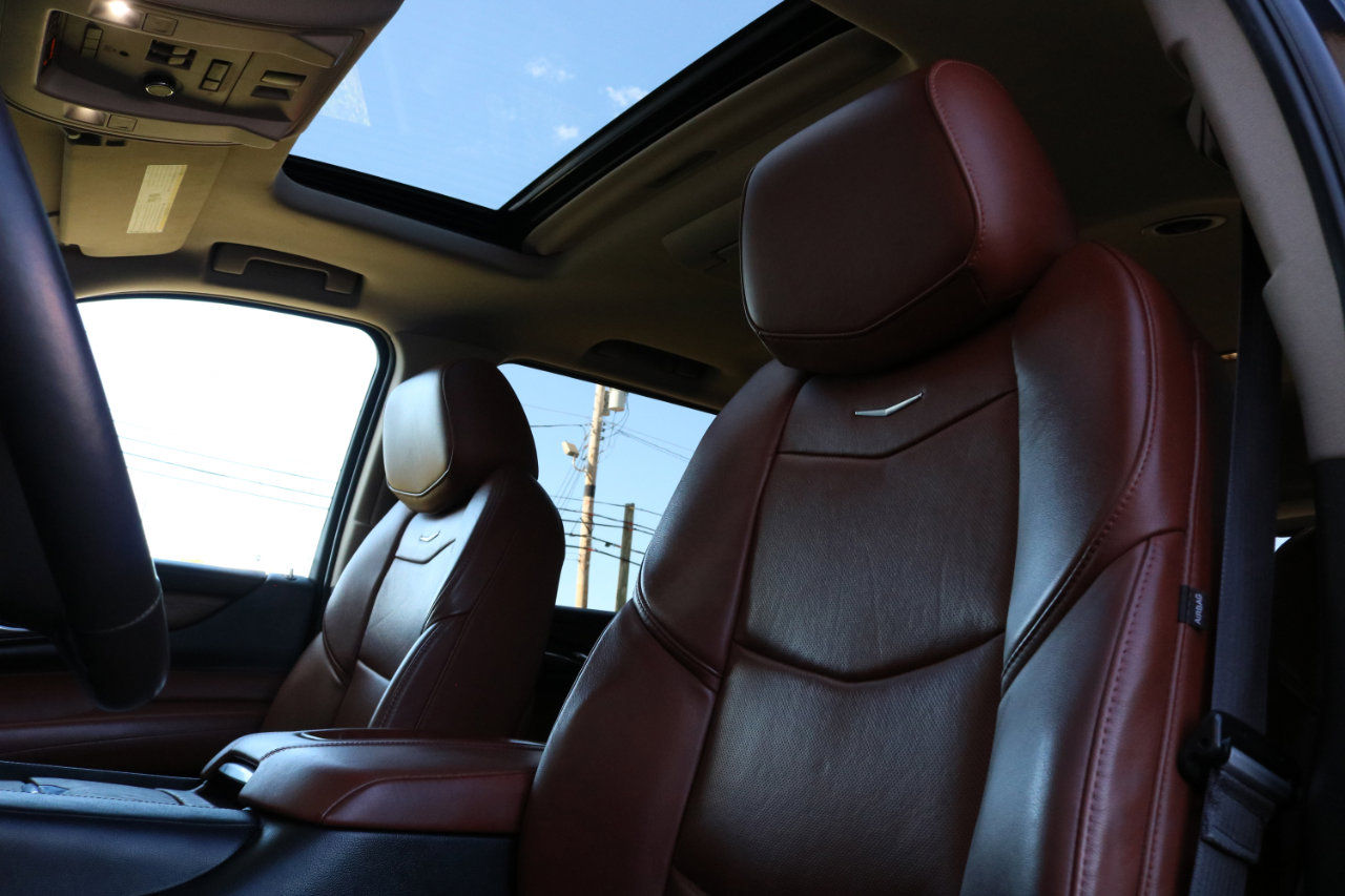 Used 2017 Cadillac Escalade Premium Luxury image 20