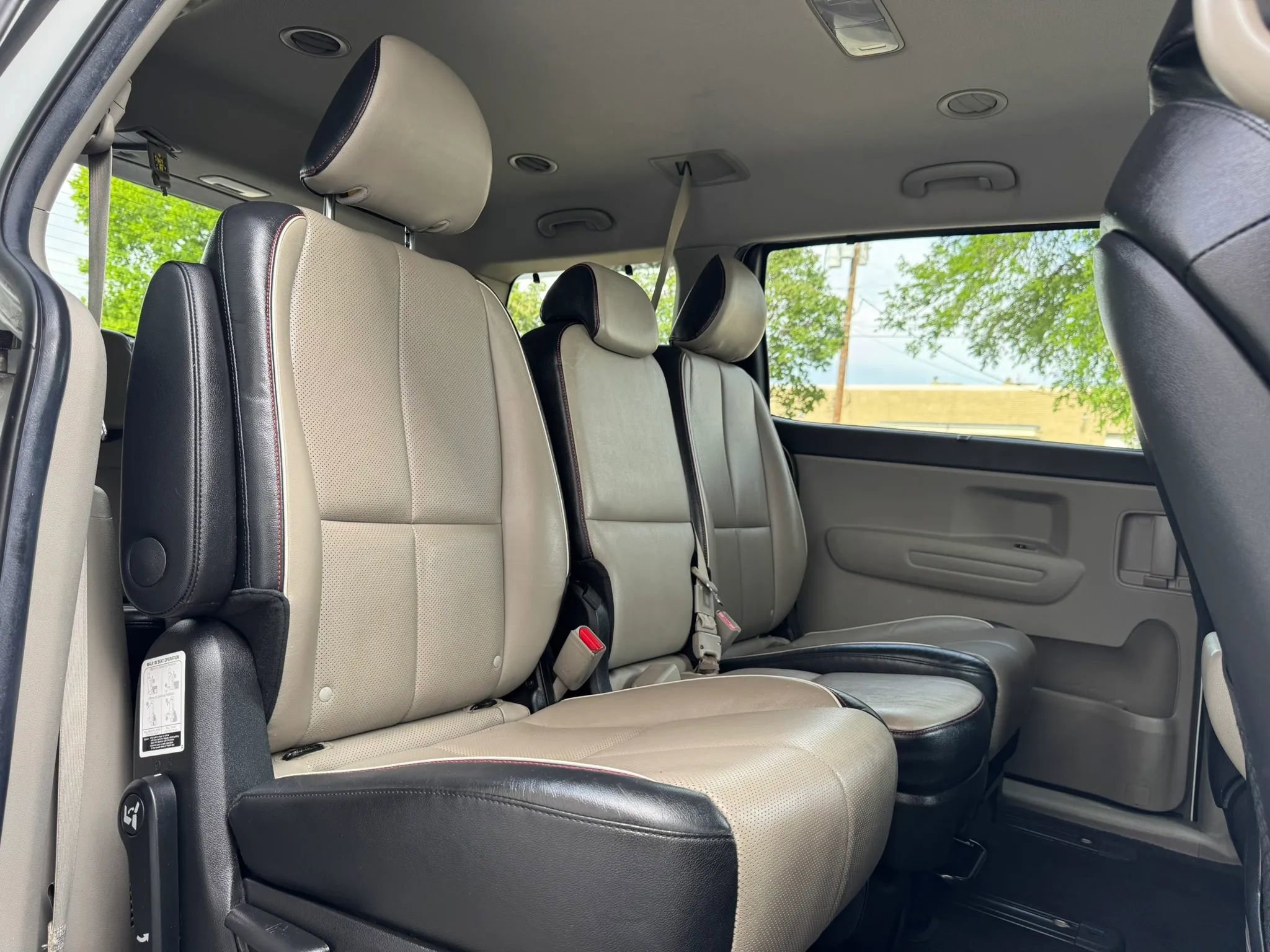Used 2020 Kia Sedona EX FWD image 25