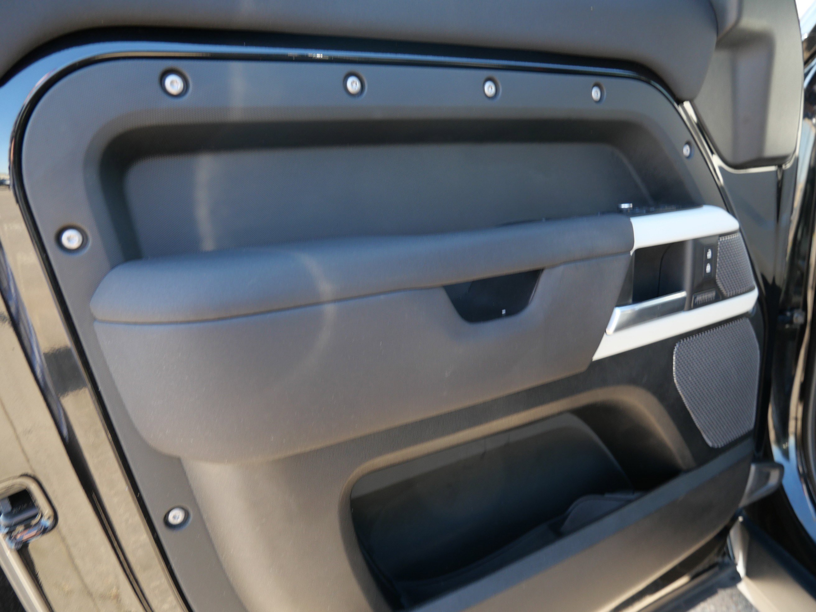 Used 2022 Land Rover Defender 110 X-Dynamic SE AWD/4WD image 12