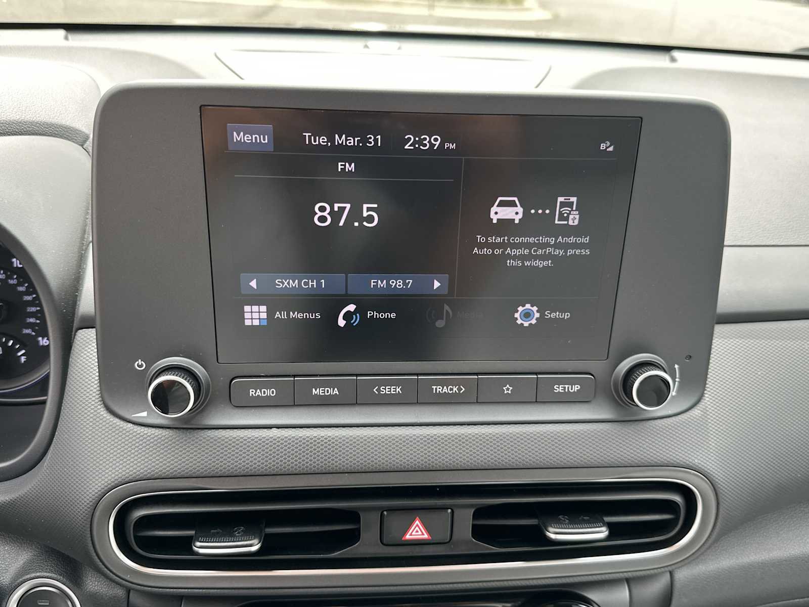 Used 2023 Hyundai Kona SEL image 18