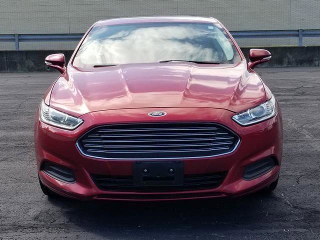 Used 2014 Ford Fusion SE image 3
