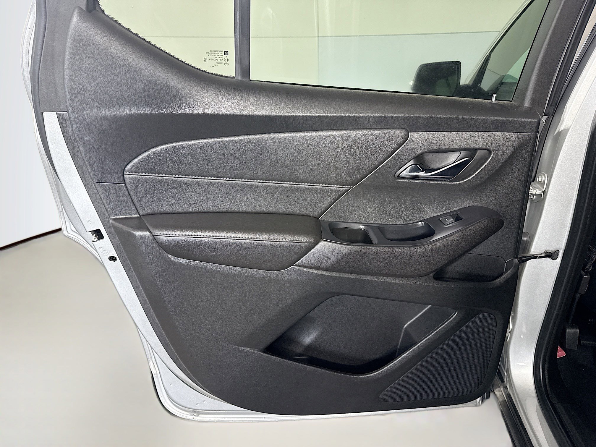 Used 2022 Chevrolet Traverse LT image 26