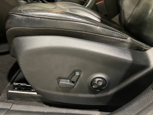 Used 2020 Jeep Cherokee Limited AWD/4WD image 16